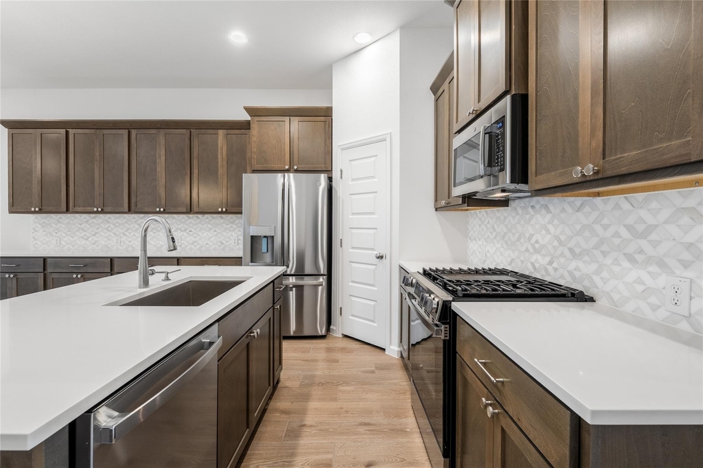 186 Blackborrow Dr - Photo 4