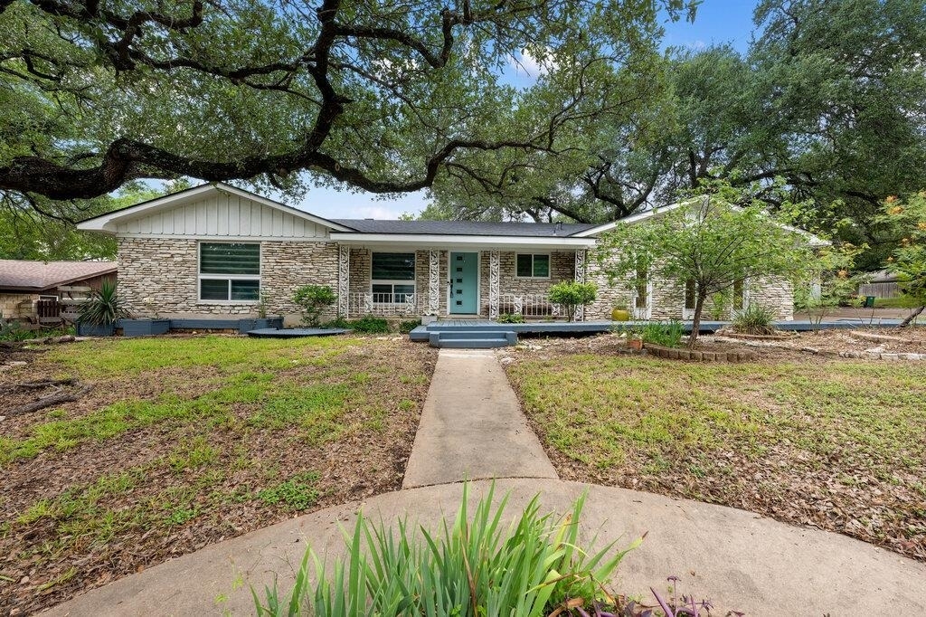 1003 Minda Dr - Photo 2