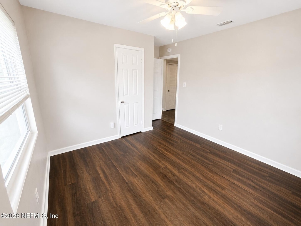 10415 Briarcliff Road E - Photo 17