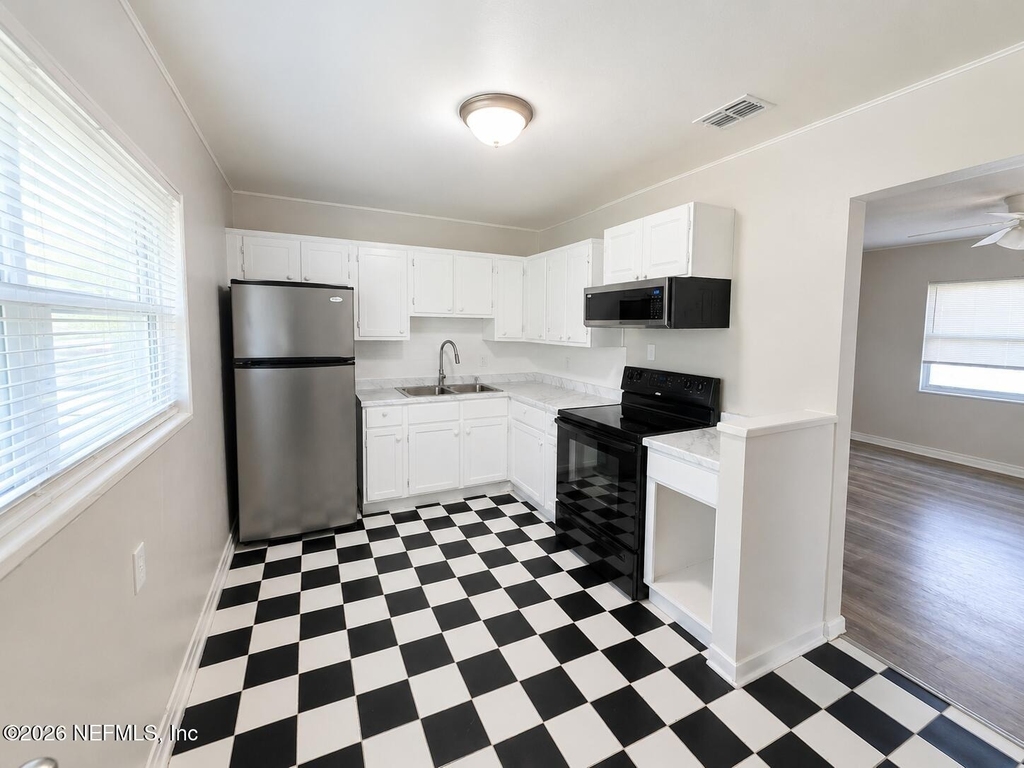 10415 Briarcliff Road E - Photo 3