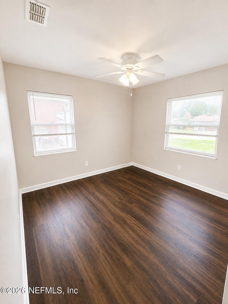 10415 Briarcliff Road E - Photo 16