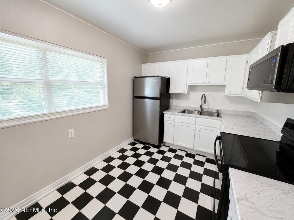 10415 Briarcliff Road E - Photo 4
