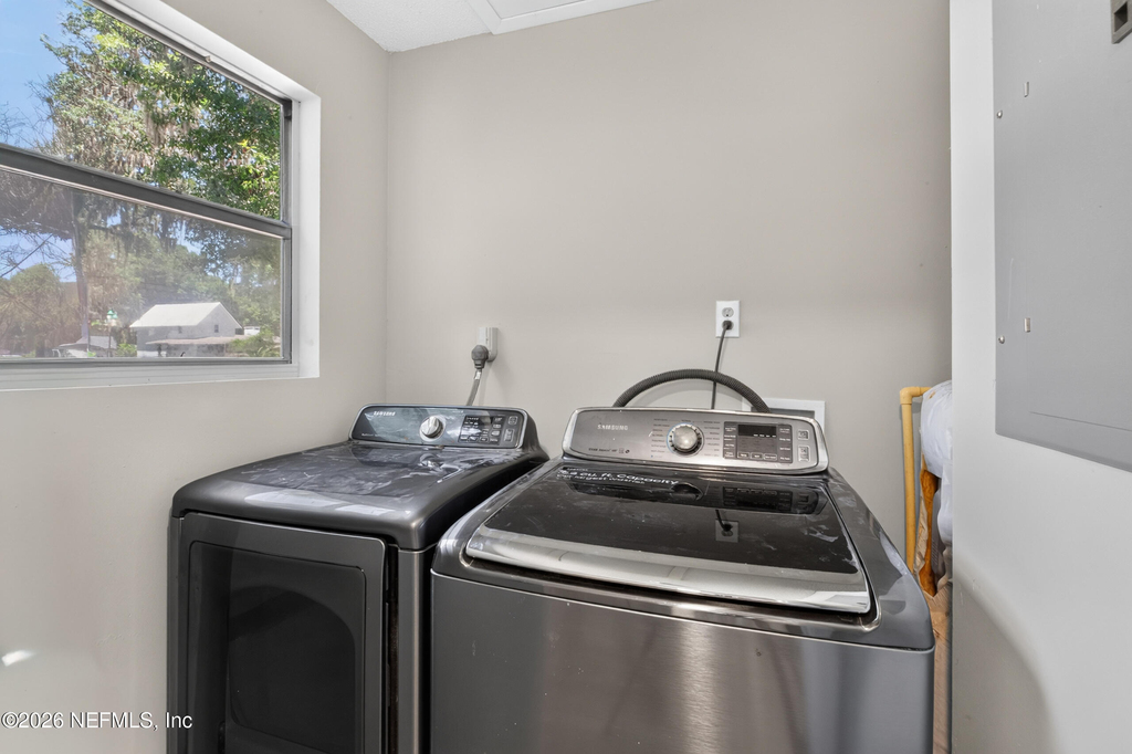 417 S Pine Avenue - Photo 42