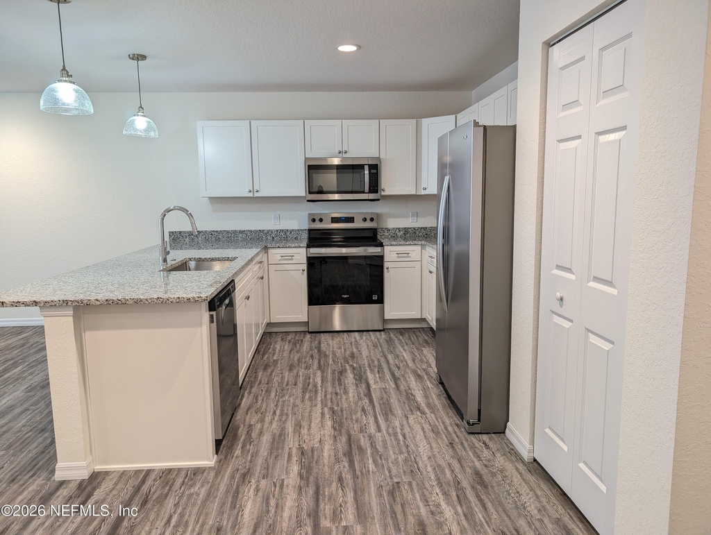 821 Ne 10th Street - Photo 3