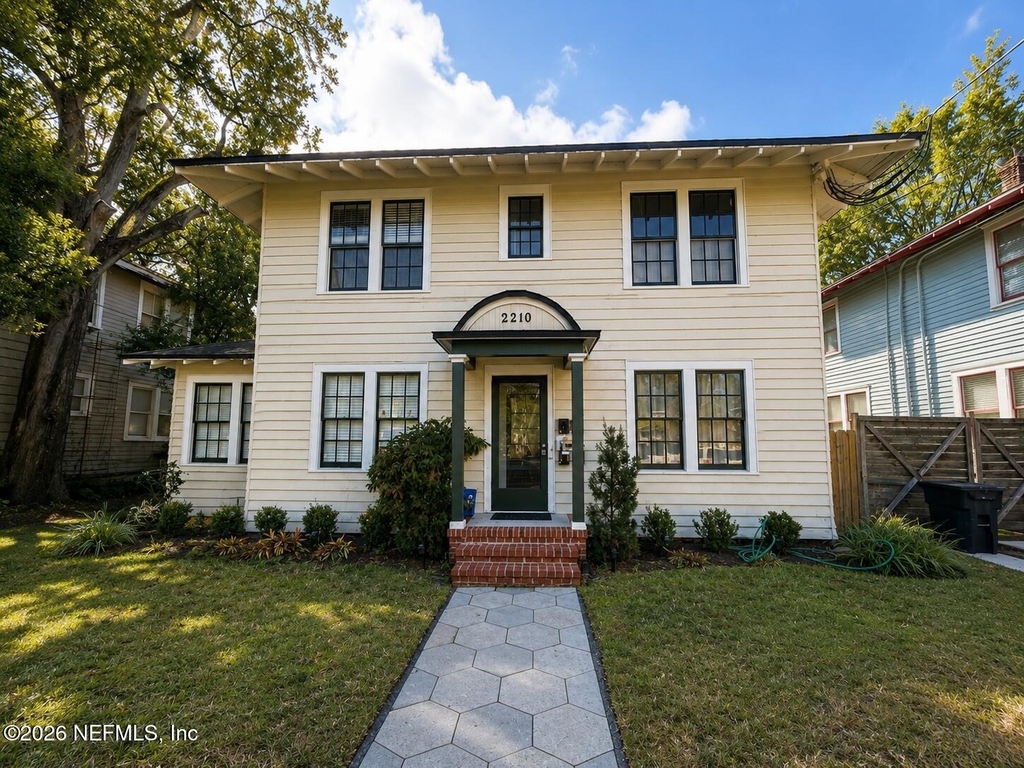 2210 Myra Street - Photo 0