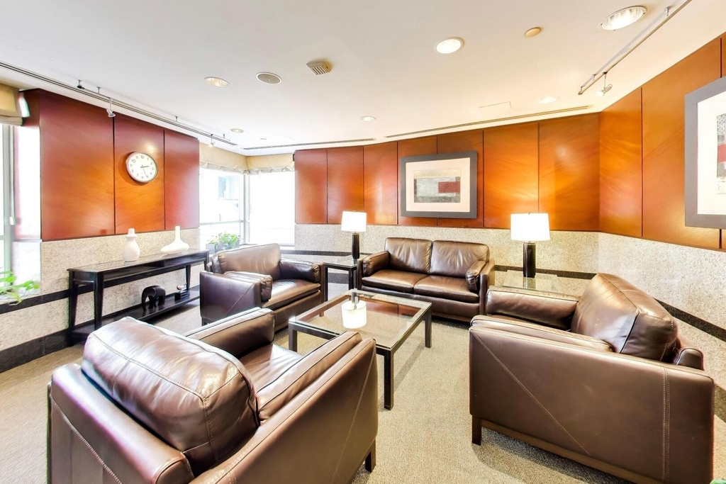 440 N Wabash Avenue - Photo 3