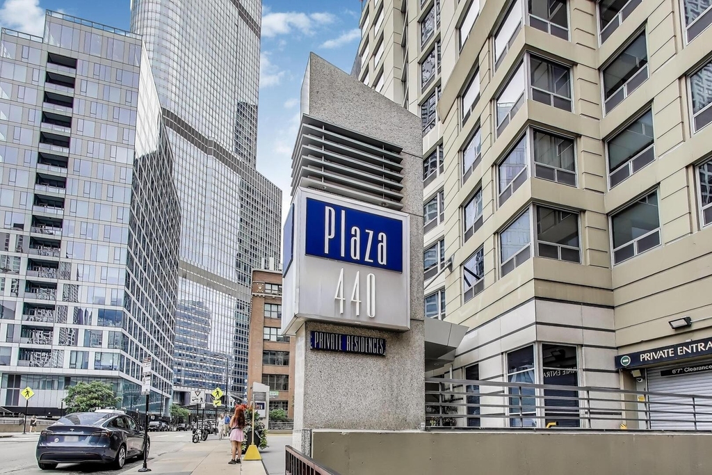 440 N Wabash Avenue - Photo 1