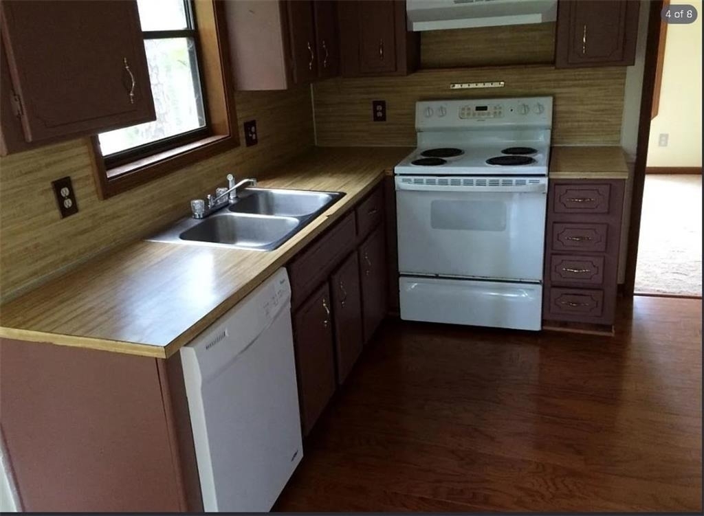 257 Castleair Drive Ne - Photo 3