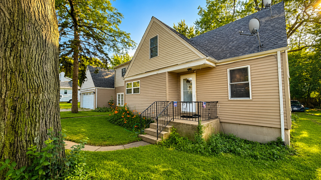 34734 N Long Avenue - Photo 1