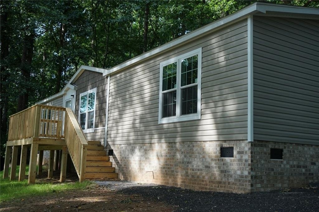 210 Woodland Street - Photo 3