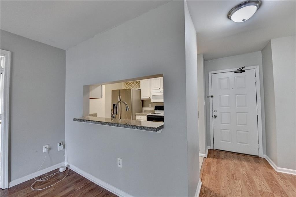 3655 Habersham Road Ne - Photo 8