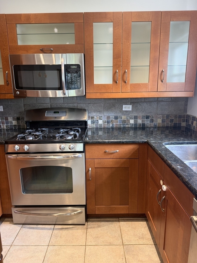 550 Laramie Avenue - Photo 12