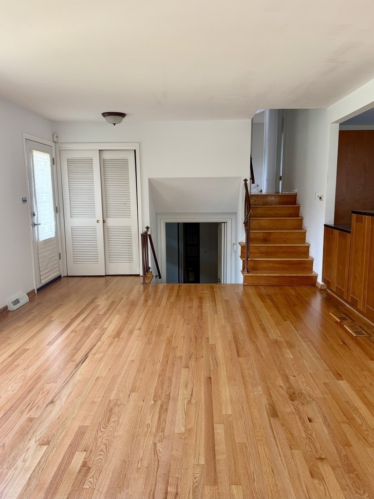 550 Laramie Avenue - Photo 3