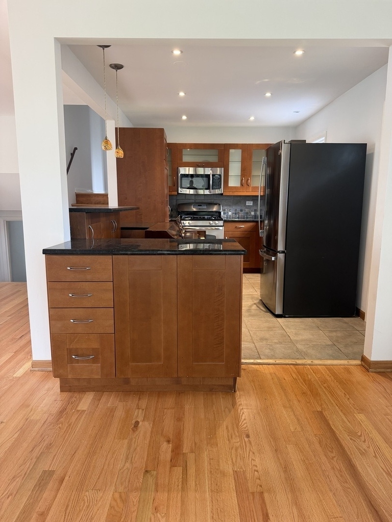 550 Laramie Avenue - Photo 10