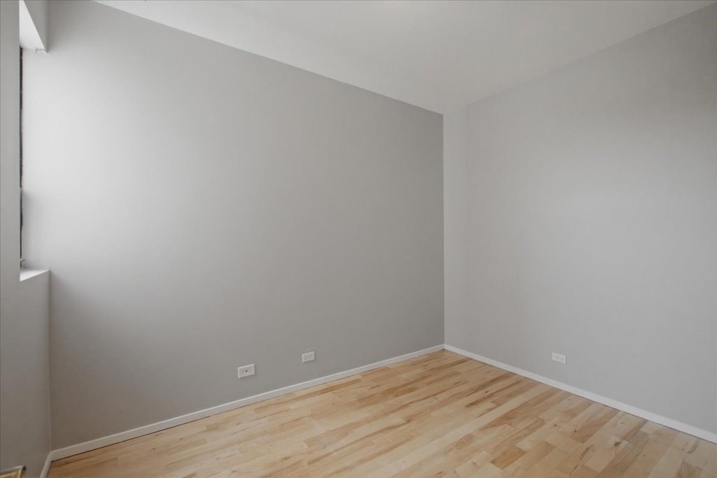 1649 W Cortland Street - Photo 8