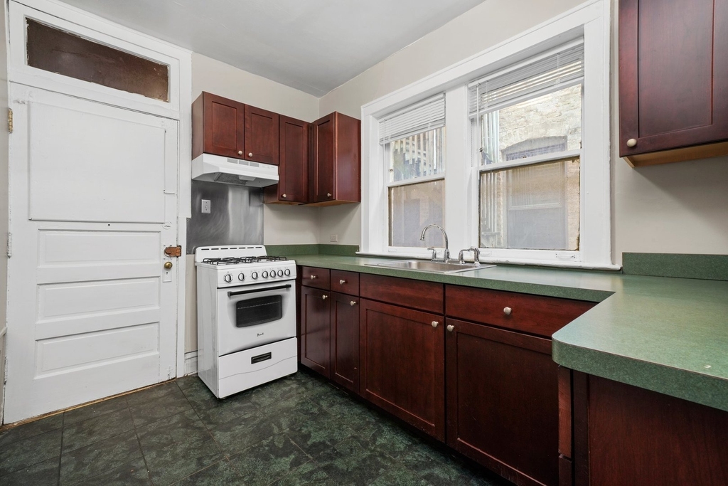 820 Reba Place - Photo 5