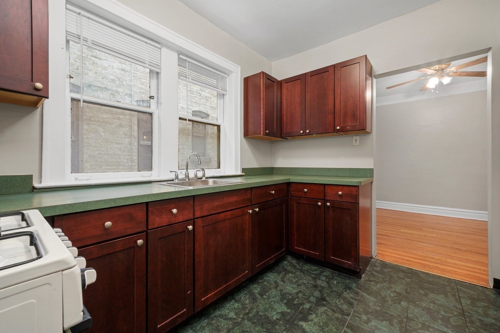 820 Reba Place - Photo 6