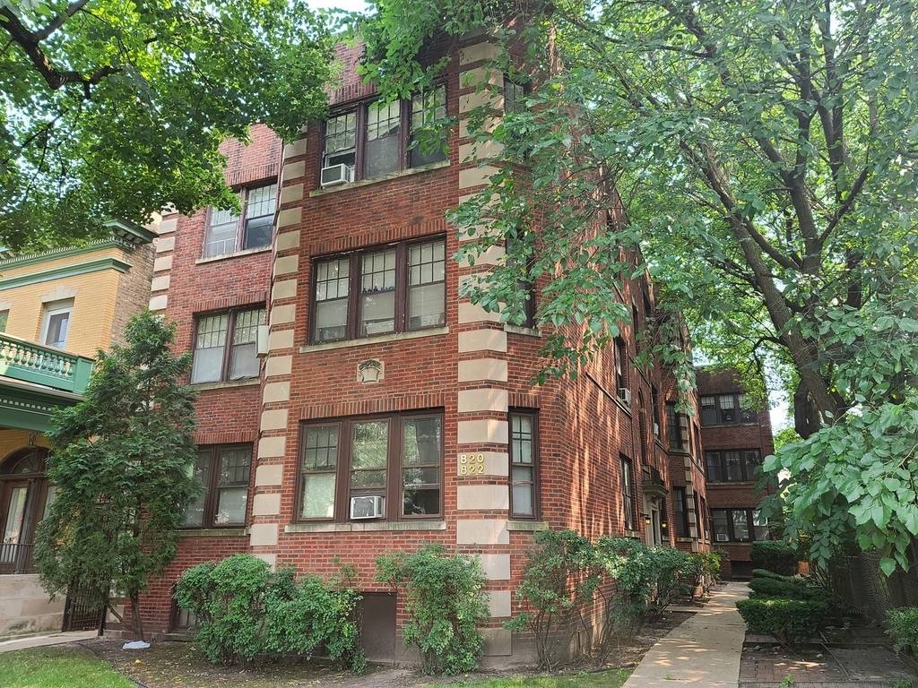 820 Reba Place - Photo 0