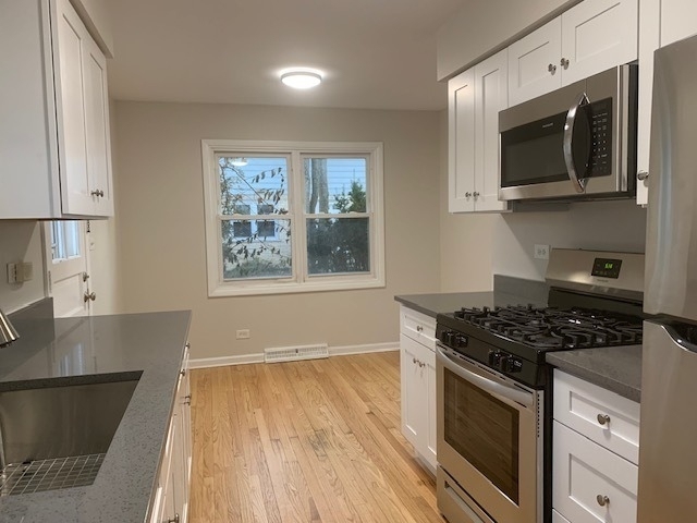 822 Skokie Boulevard - Photo 1