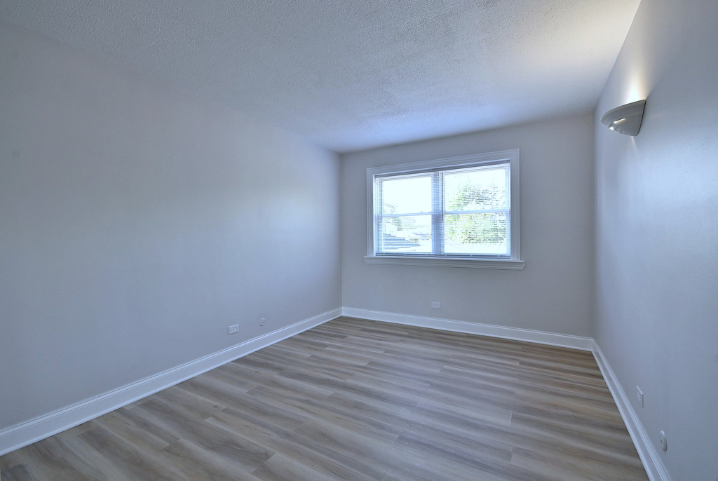 600 S York Street - Photo 14