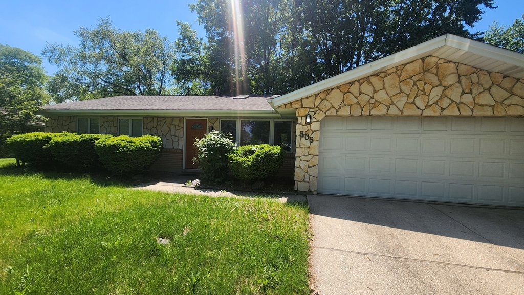 808 S Cedarcrest Drive - Photo 0