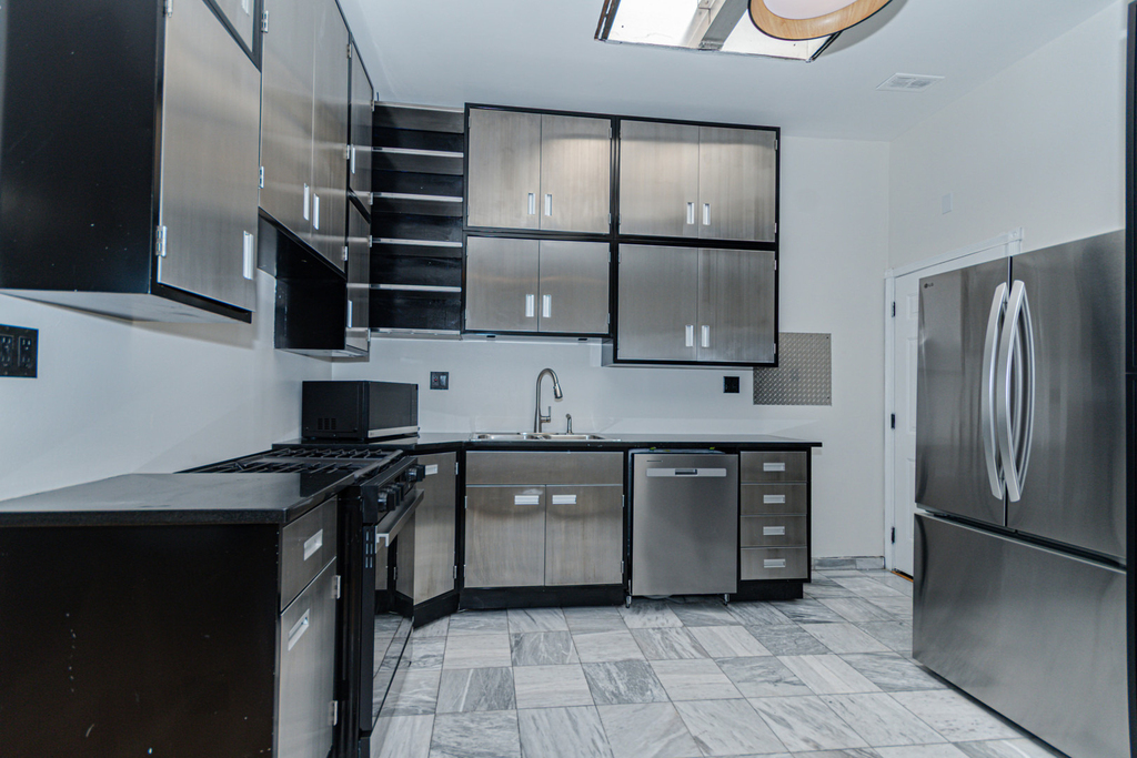 1024 N Western Avenue - Photo 8