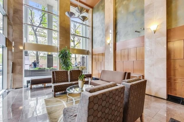 1122 N Clark Street - Photo 1