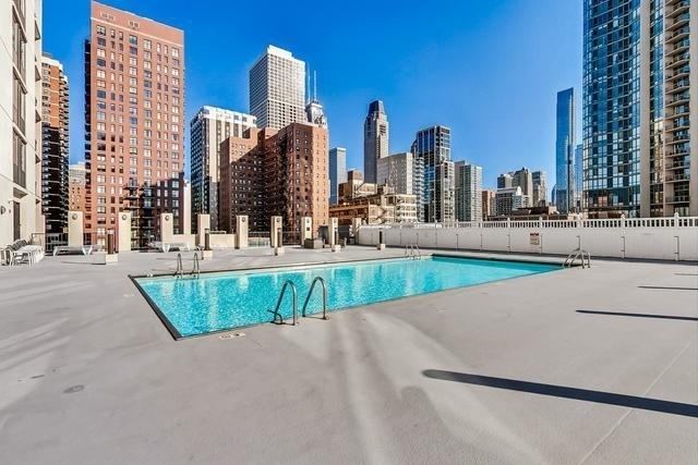 1122 N Clark Street - Photo 4