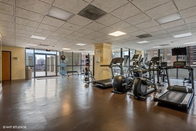 1122 N Clark Street - Photo 3