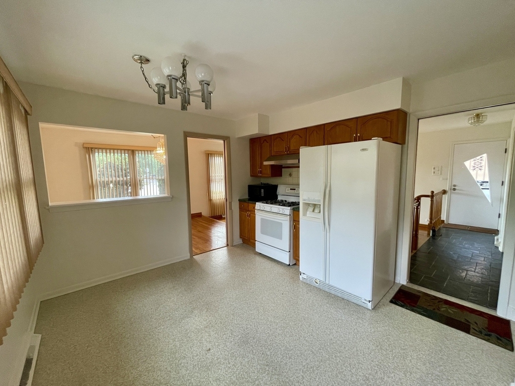 7150 N Crawford Avenue - Photo 9