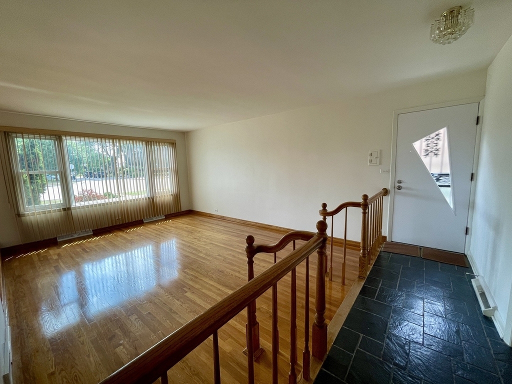 7150 N Crawford Avenue - Photo 3