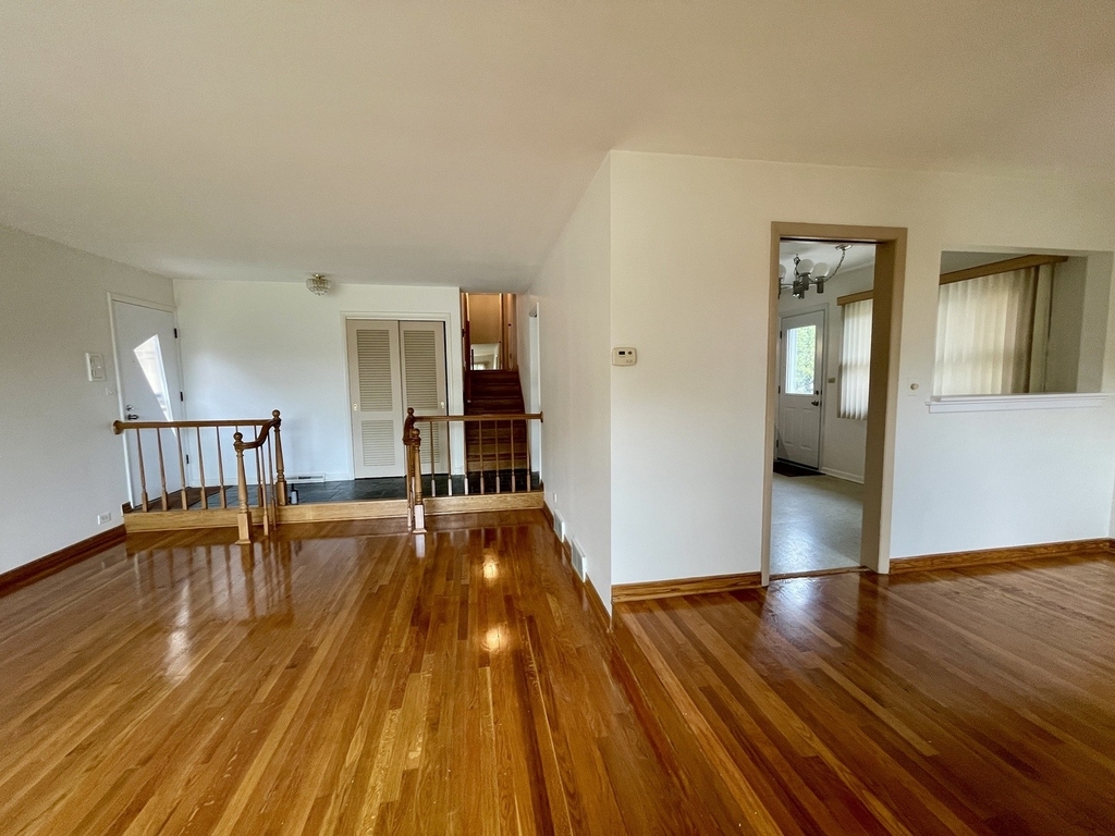 7150 N Crawford Avenue - Photo 5