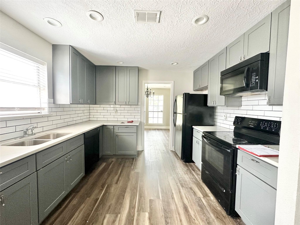 2523 Castle Place - Photo 8