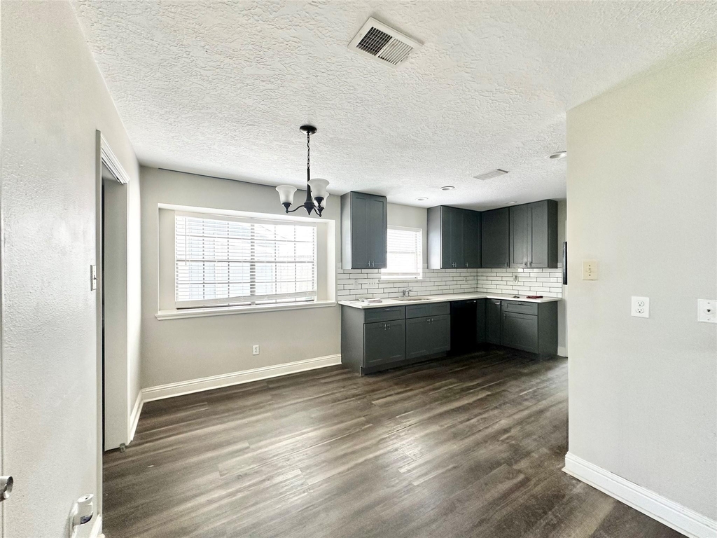 2523 Castle Place - Photo 6