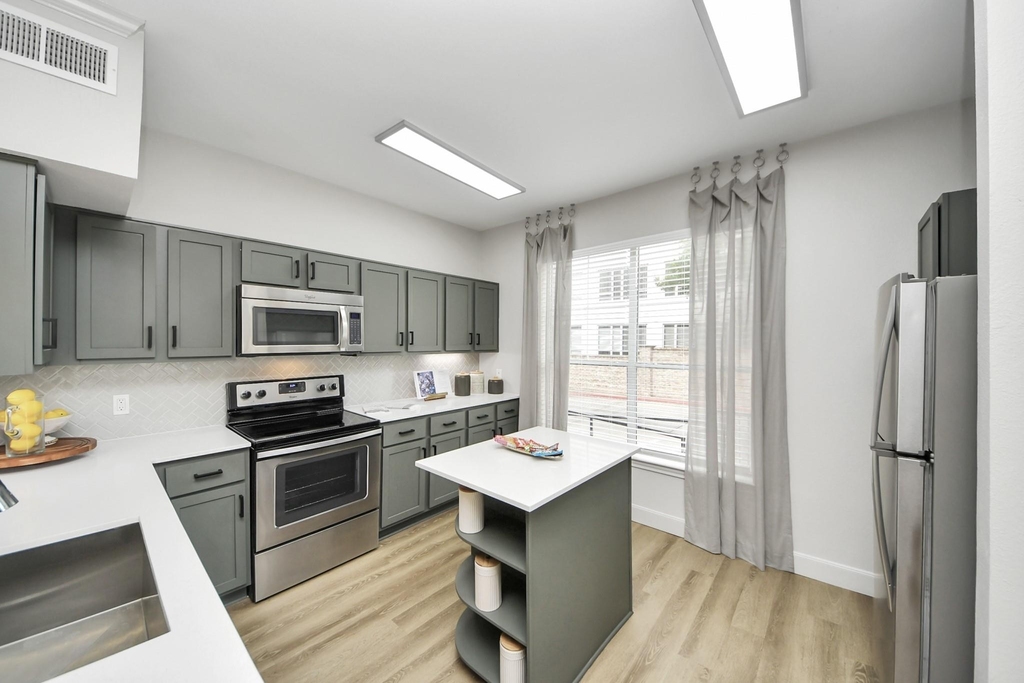 3003 Memorial Court - Photo 16