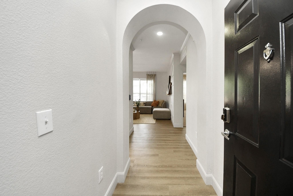 3003 Memorial Court - Photo 2