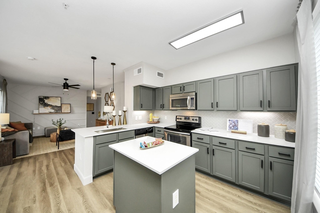 3003 Memorial Court - Photo 1