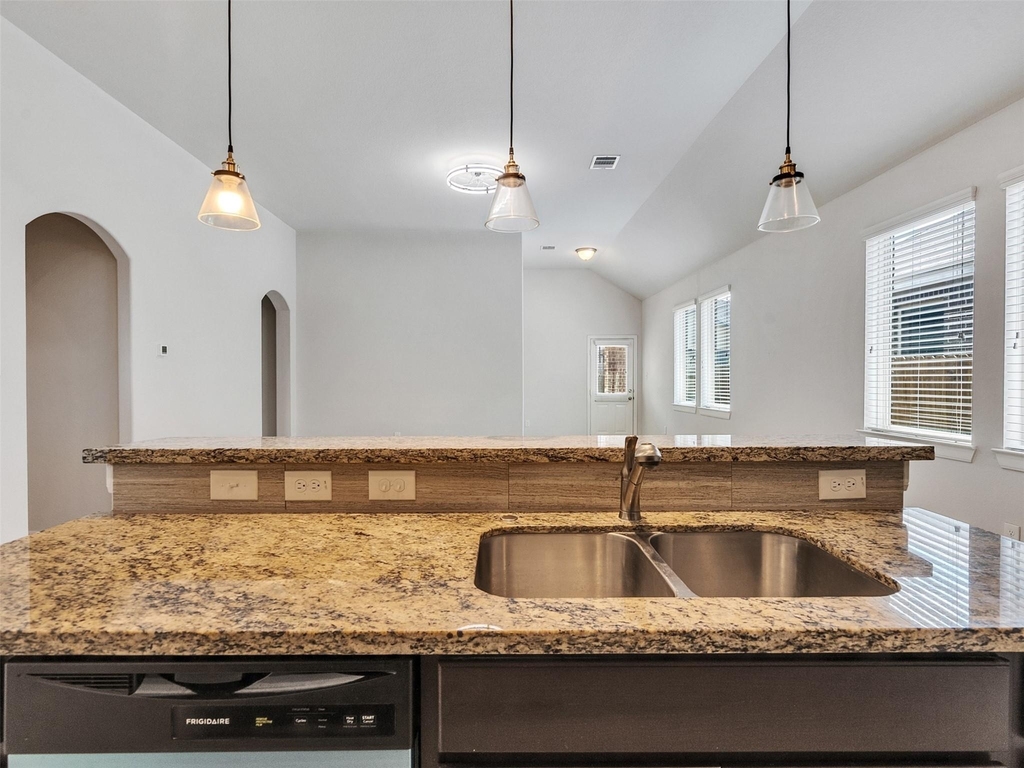 10026 Thicket Park Lane - Photo 9