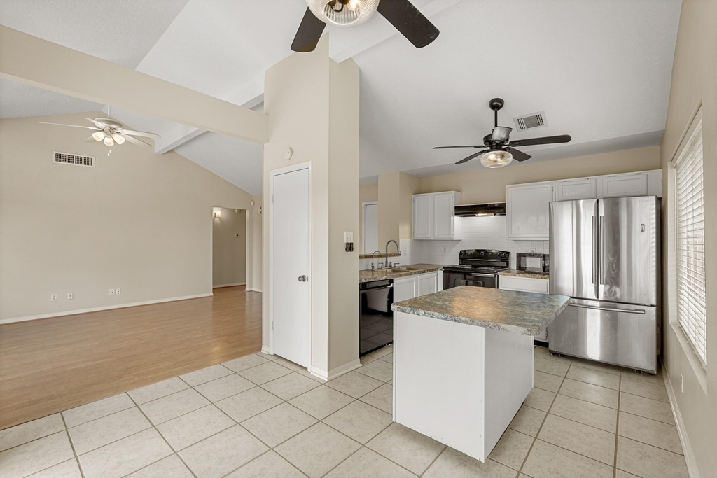 2911 Garden Lane - Photo 9