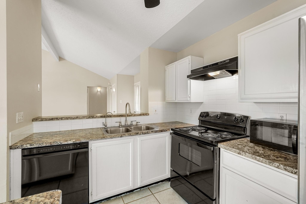 2911 Garden Lane - Photo 11