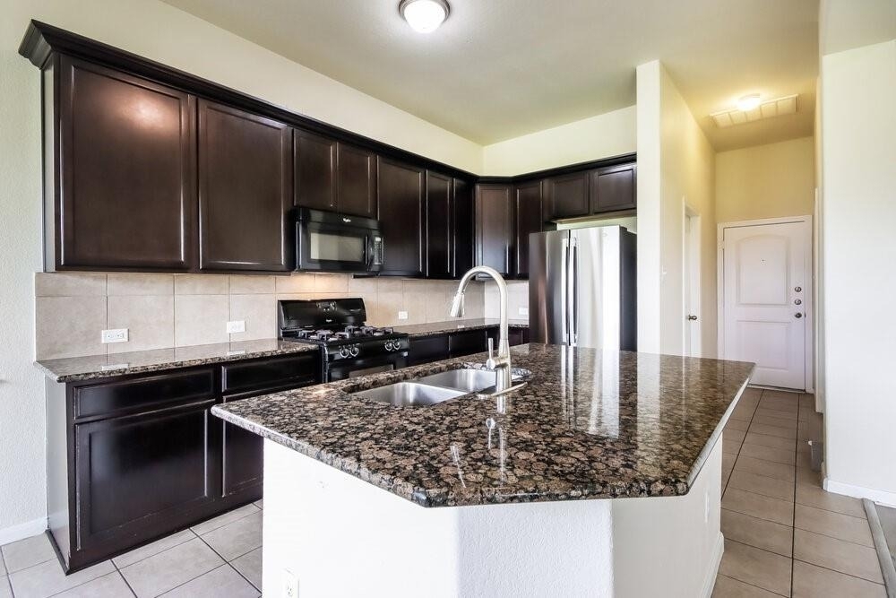 3014 Rose Trace Drive - Photo 4