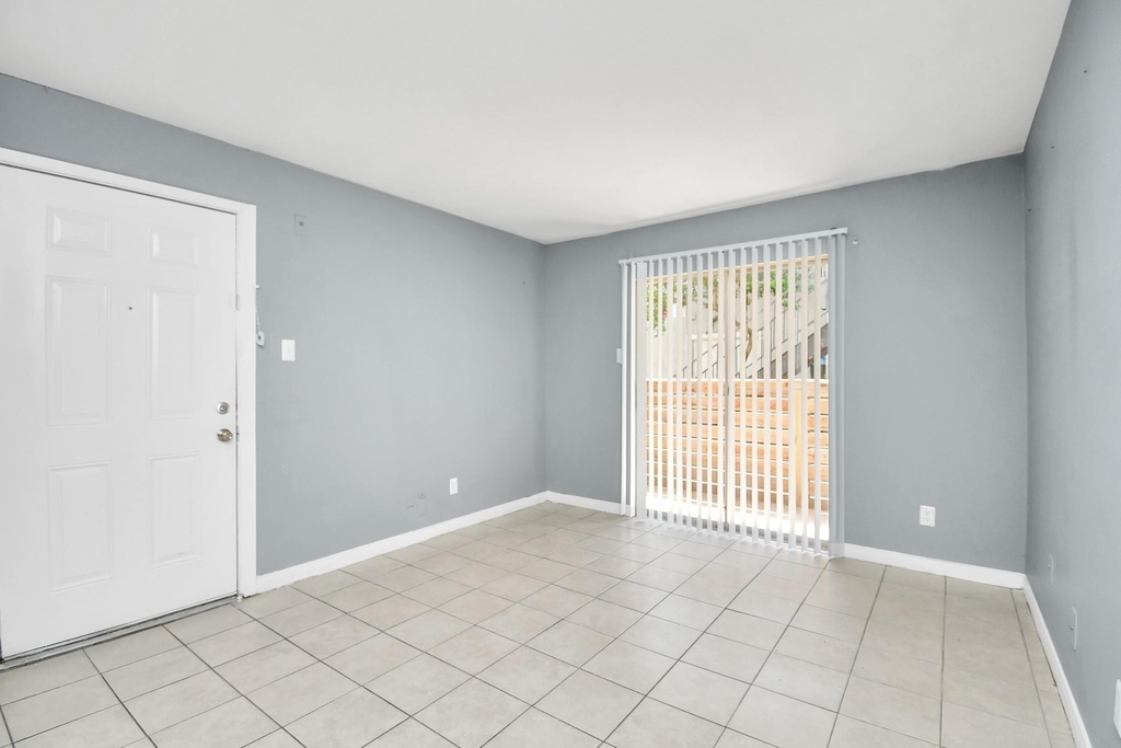 5959 Bonhomme Road - Photo 3