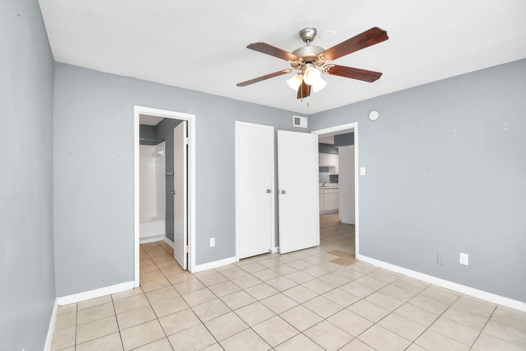 5959 Bonhomme Road - Photo 12