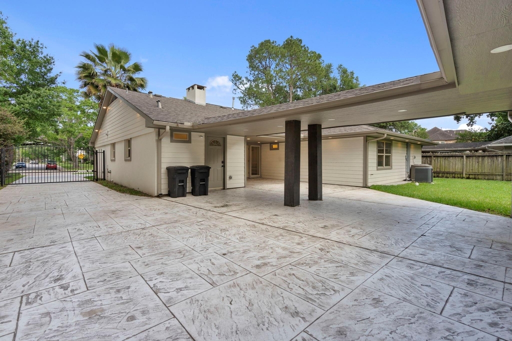 2402 Chimney Rock Road - Photo 31