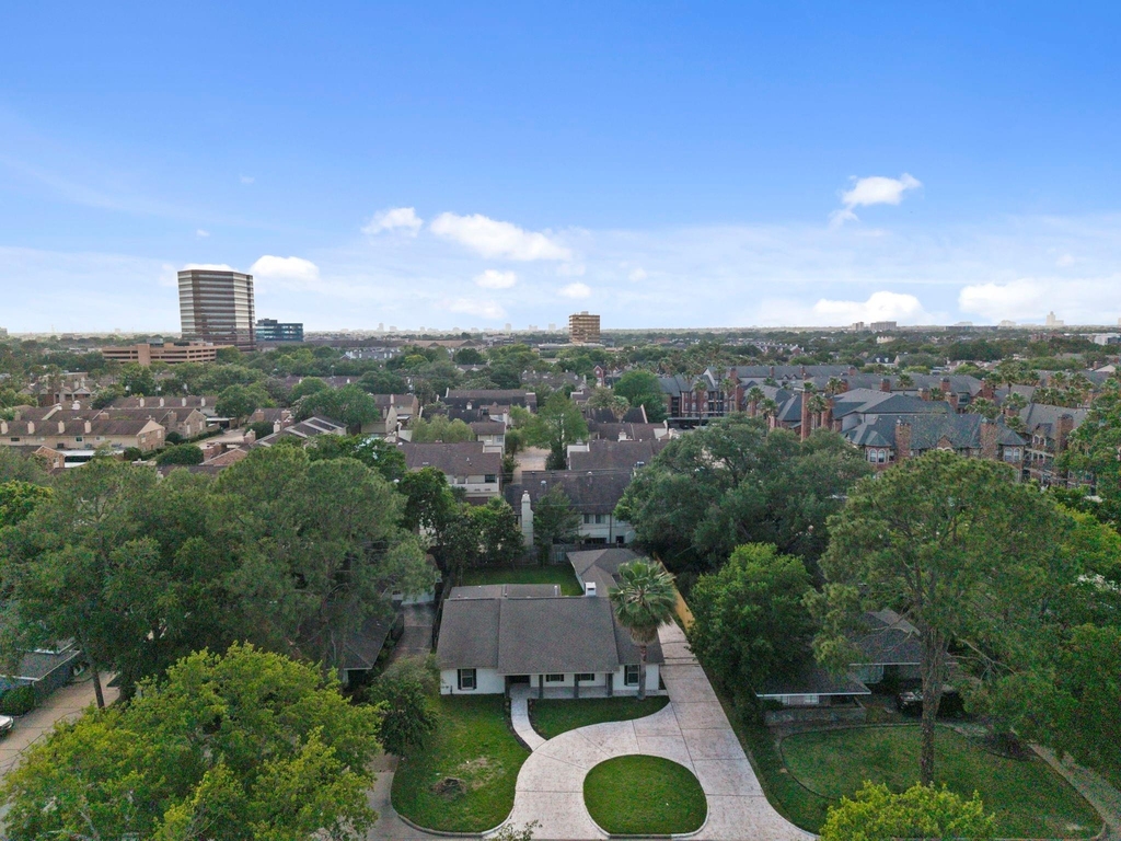 2402 Chimney Rock Road - Photo 3