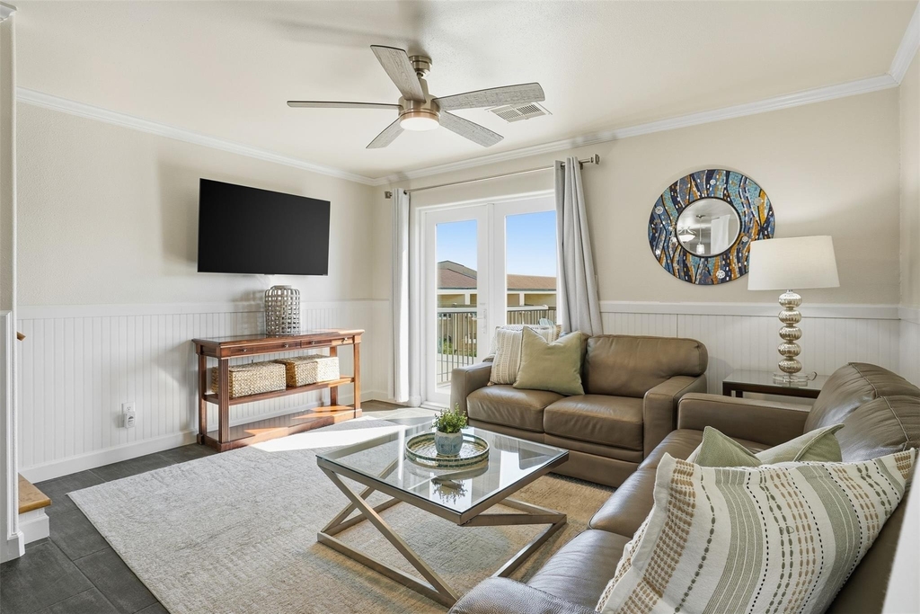 9520 Seawall Boulevard - Photo 1