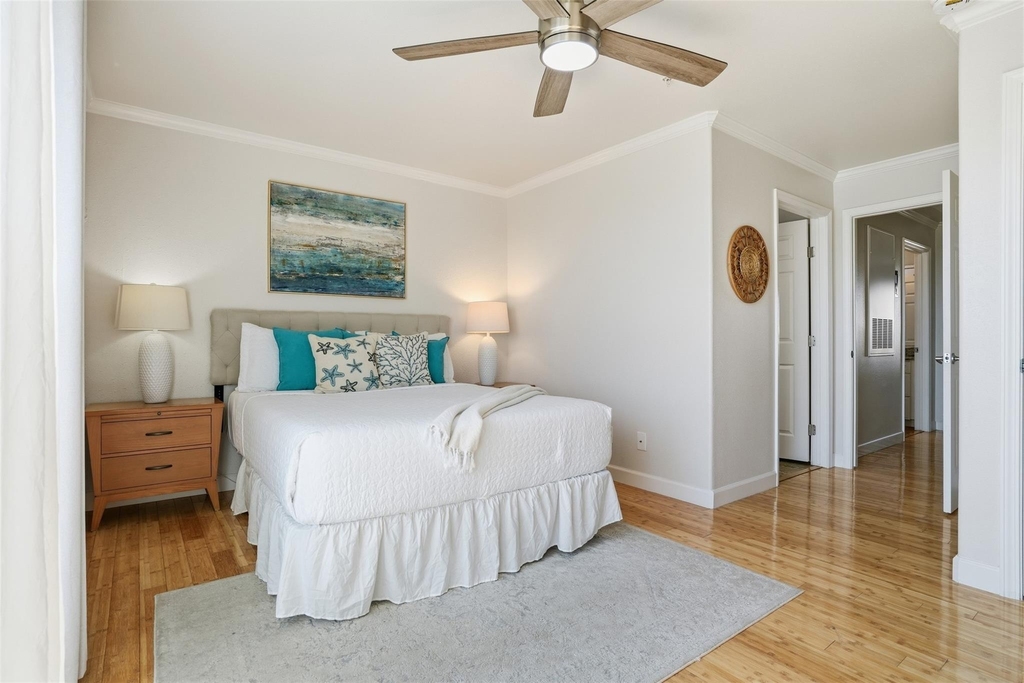 9520 Seawall Boulevard - Photo 9