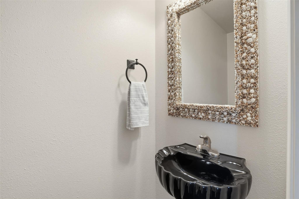 9520 Seawall Boulevard - Photo 17