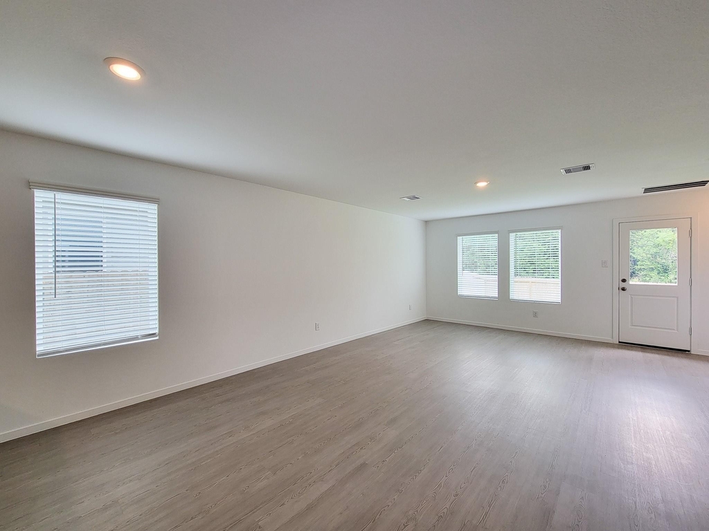 25588 Rose Creek Drive - Photo 34
