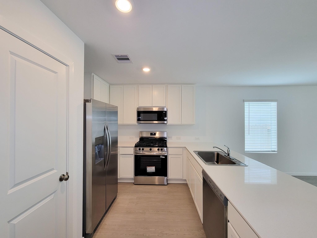 25588 Rose Creek Drive - Photo 12